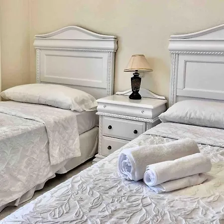 Marina Banus In Puerto Banus 2 Bedrooms Pool Parking I