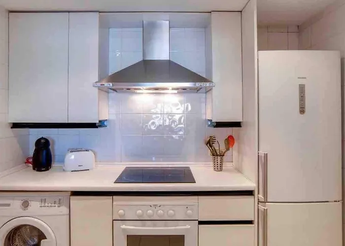 Marina Banus In Puerto Banus 2 Bedrooms Pool Parking Apartment