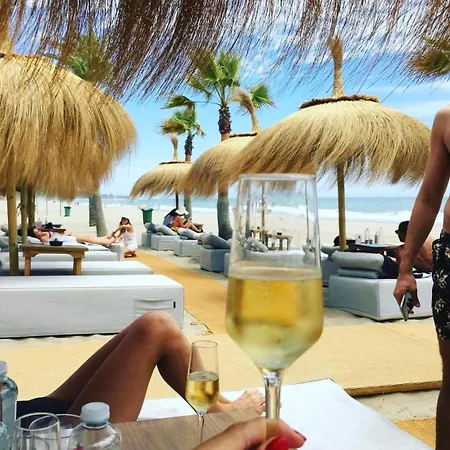 Marina Banus In Puerto Banus 2 Bedrooms Pool Parking Appartement *